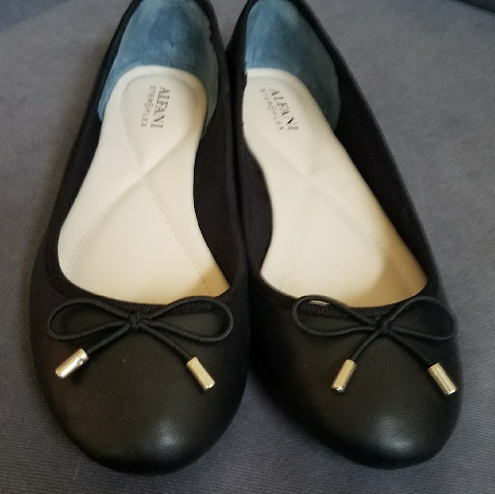 Alfani flats